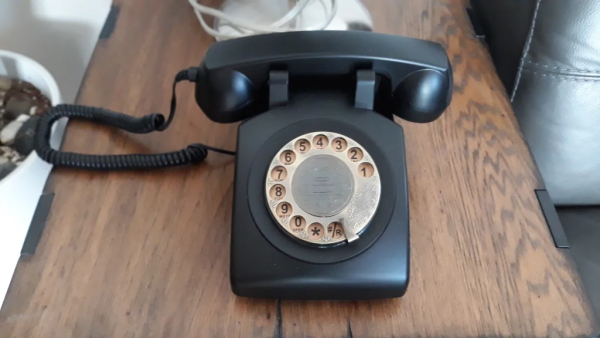 Retro mobilni telefon